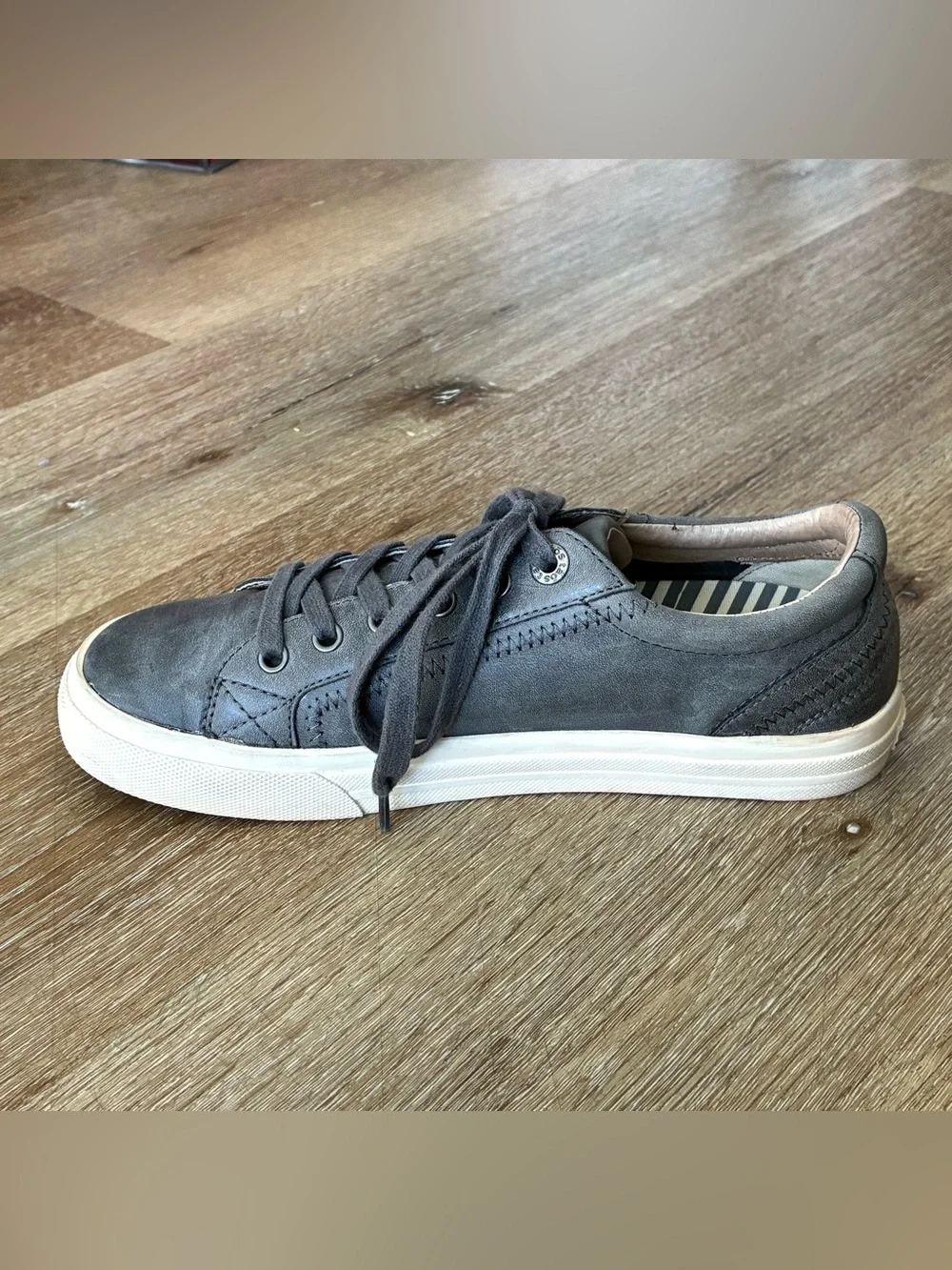 Taos Footwear Plim Soul Lux Leather Sneakers Gray Women’s Shoes Size 8
